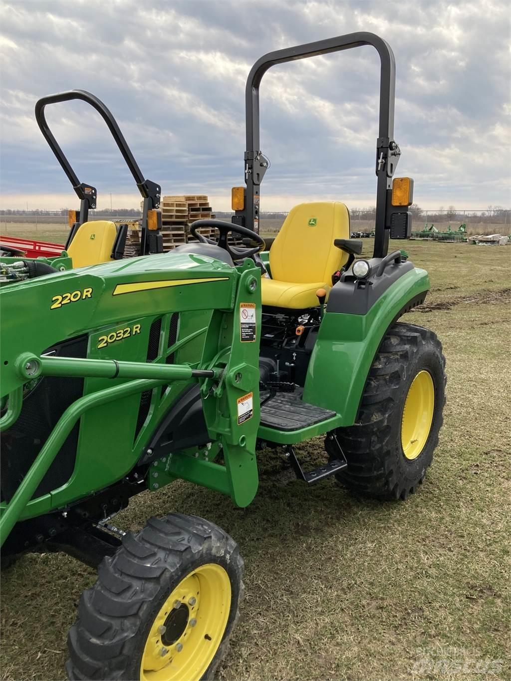 John Deere 2032R Manjši traktorji
