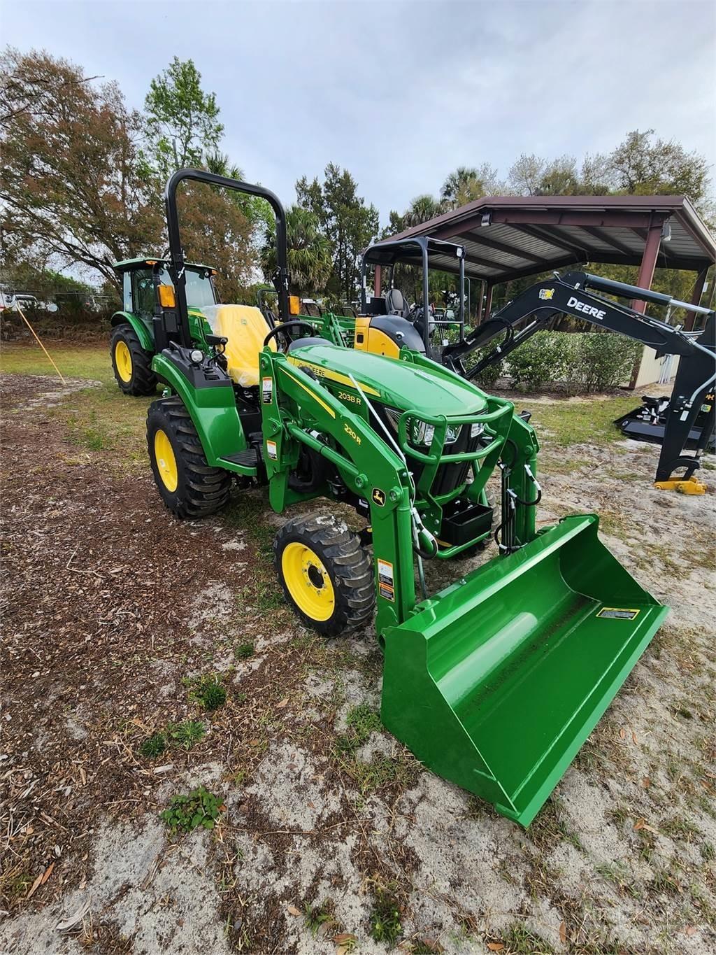 John Deere 2038R Manjši traktorji