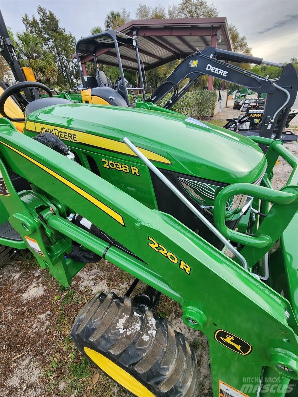 John Deere 2038R Manjši traktorji