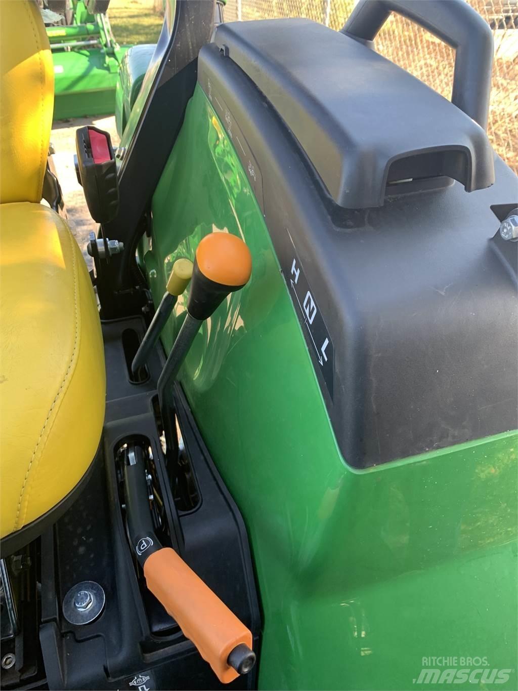 John Deere 2038R Manjši traktorji