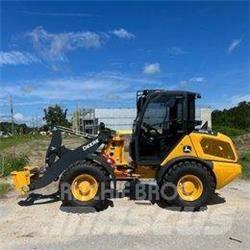John Deere 204 G Mini nakladalci