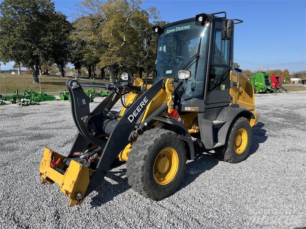 John Deere 244L Mini nakladalci