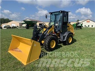John Deere 244L Kolesni nakladalci