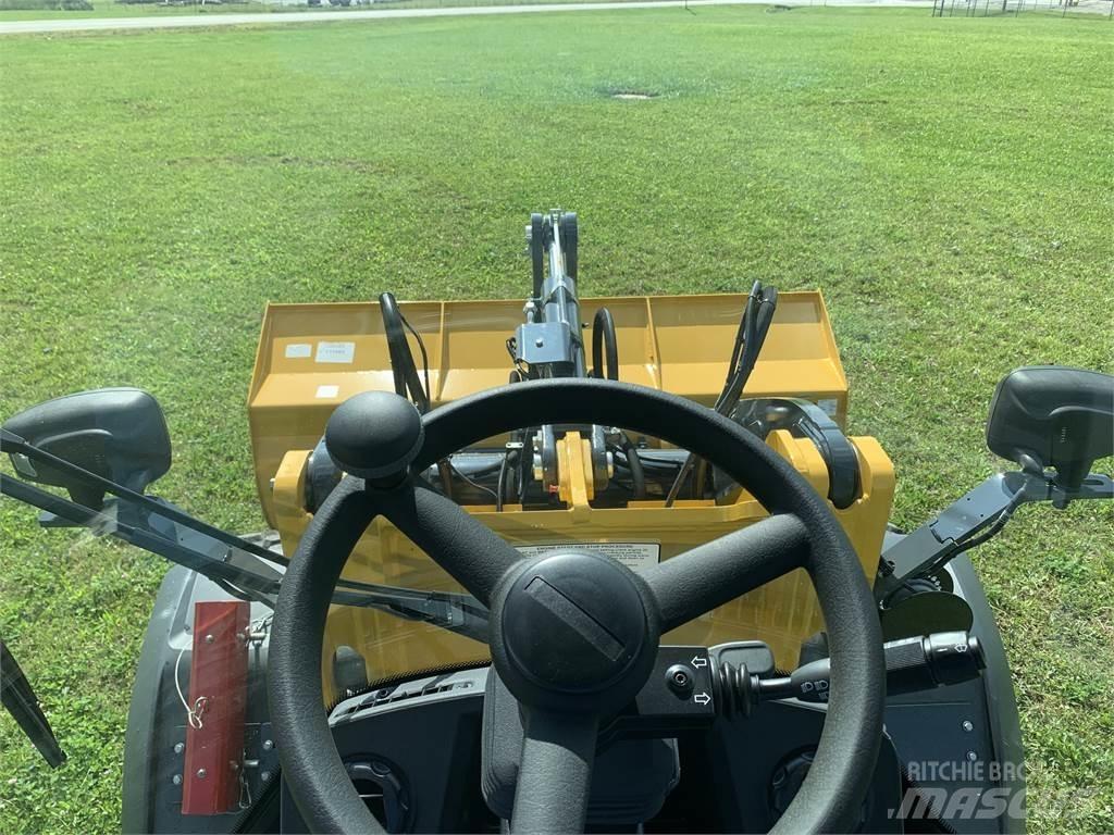 John Deere 244L Kolesni nakladalci