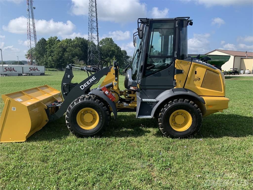 John Deere 244L Kolesni nakladalci