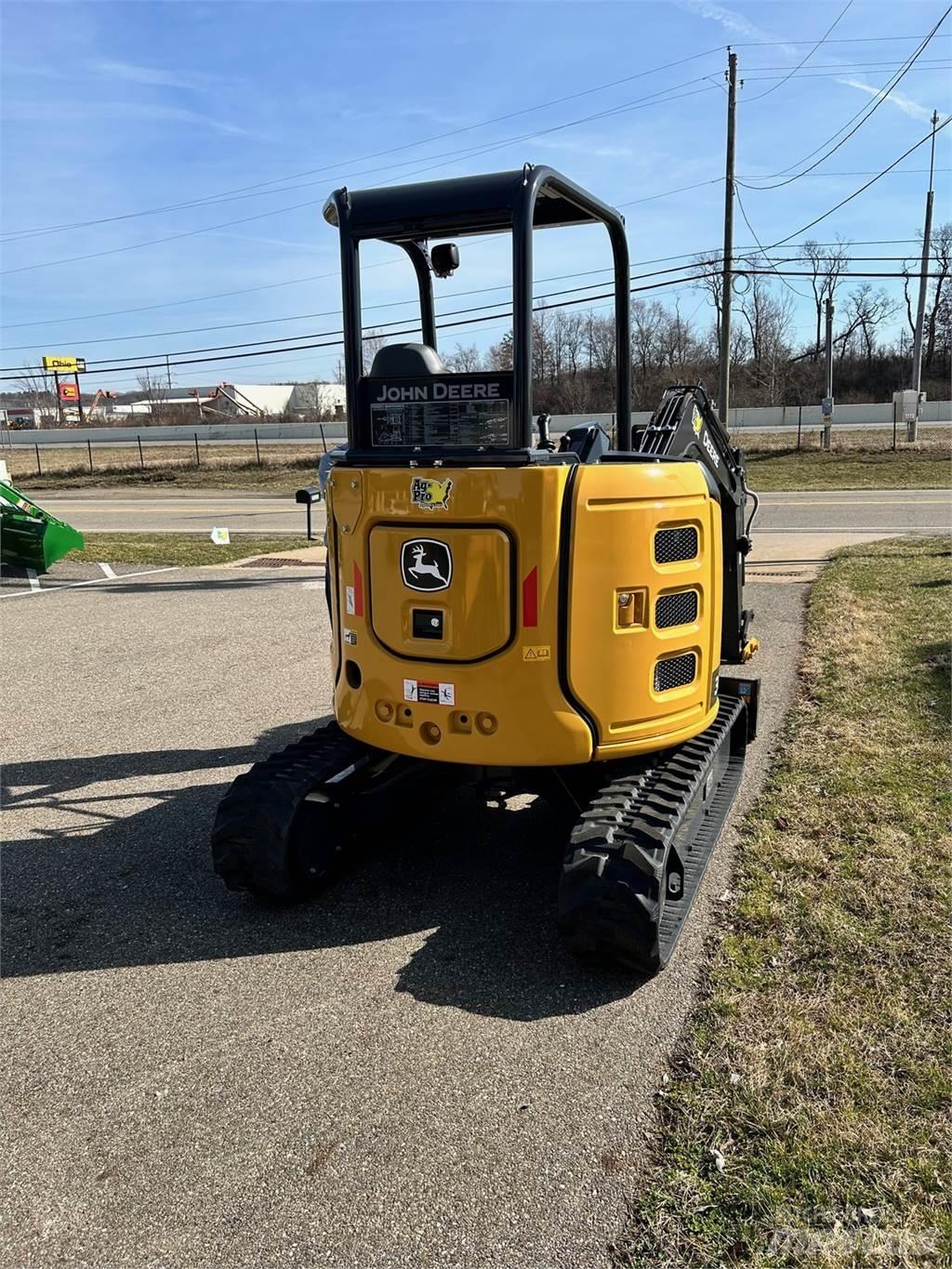 John Deere 30 P Mini bagri <7t