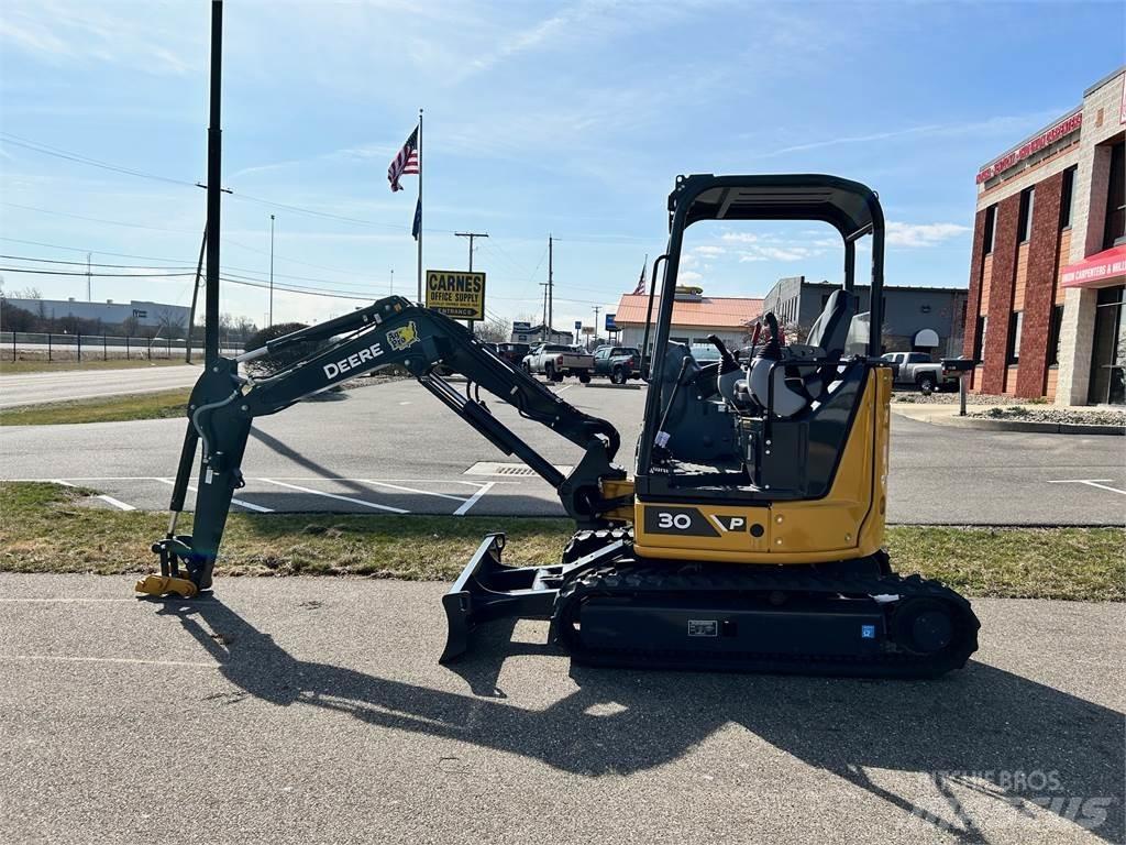 John Deere 30 P Mini bagri <7t