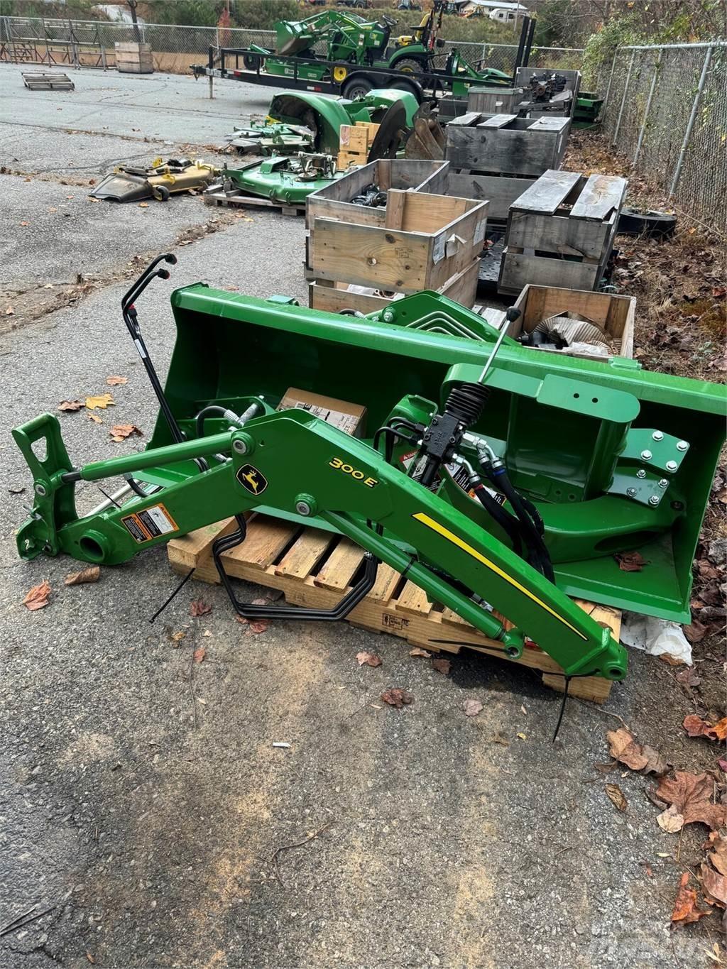 John Deere 300E Kmetijstvo - drugo
