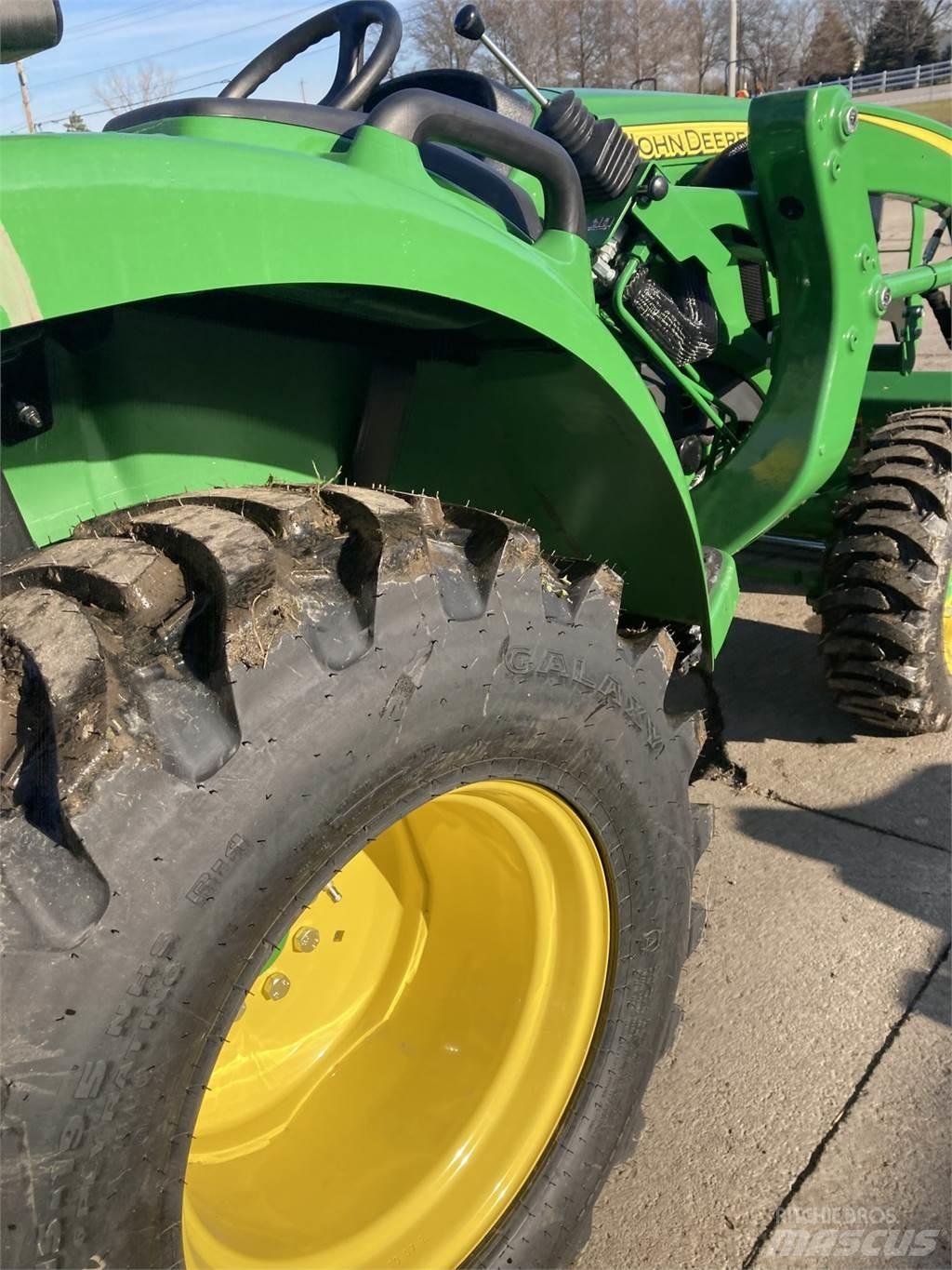 John Deere 3025D Manjši traktorji