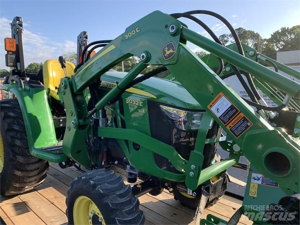 John Deere 3032E Manjši traktorji