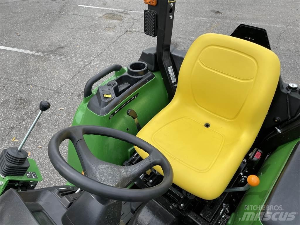 John Deere 3032E Manjši traktorji