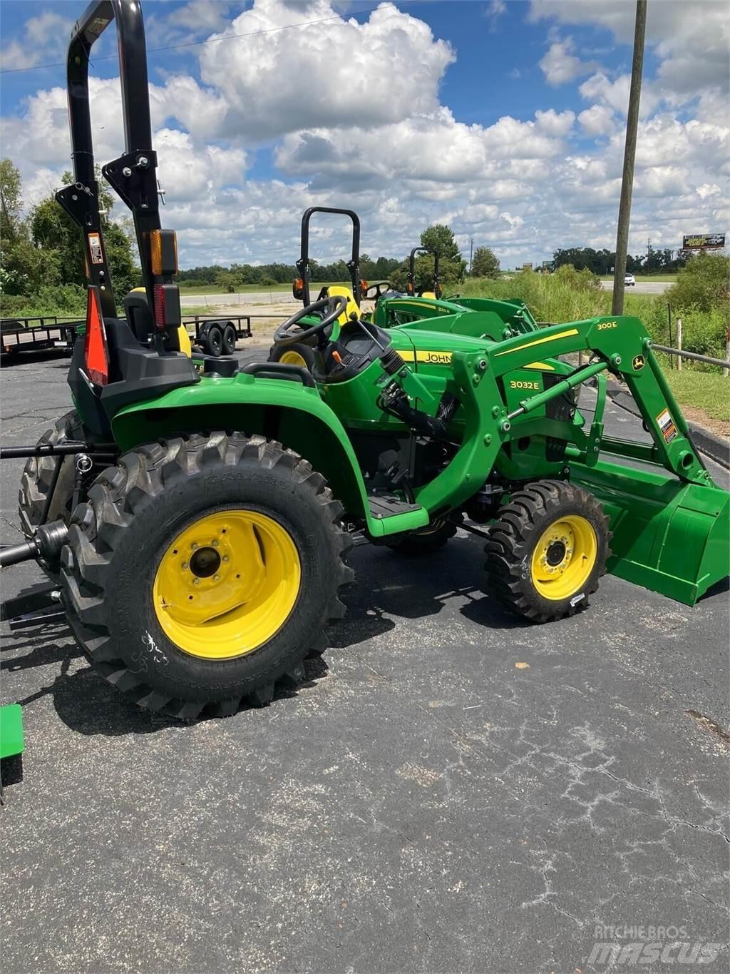 John Deere 3032E Manjši traktorji