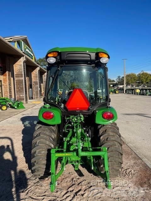 John Deere 3046R Traktorji