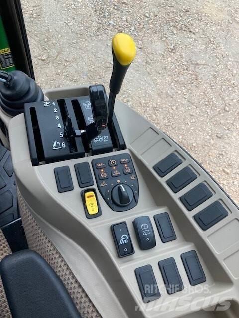 John Deere 3046R Traktorji