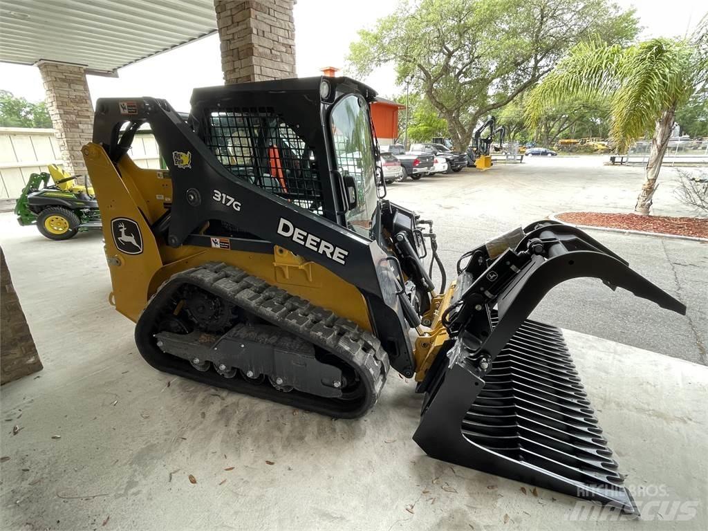John Deere 317G Mini nakladalci