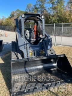 John Deere 317G Mini nakladalci