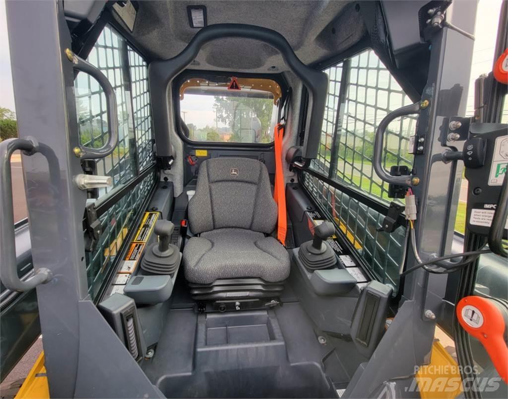 John Deere 324G Skid steer mini nakladalci