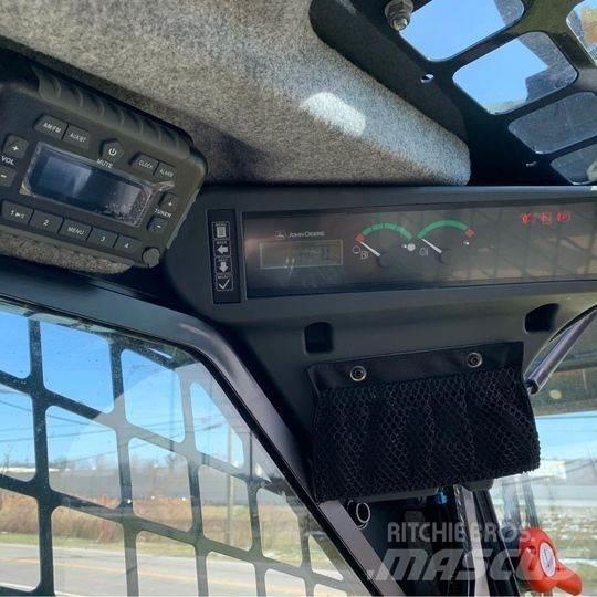 John Deere 324G Skid steer mini nakladalci