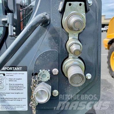 John Deere 331G Mini nakladalci