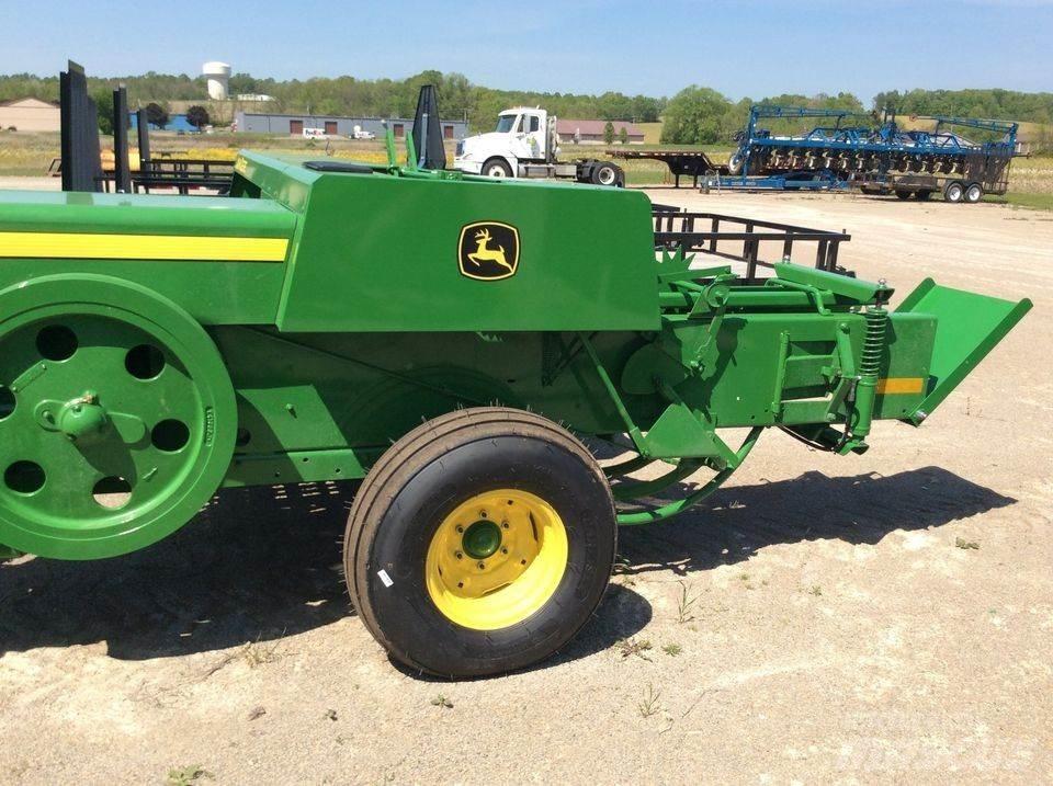 John Deere 348 Balirke (kvadratne bale)