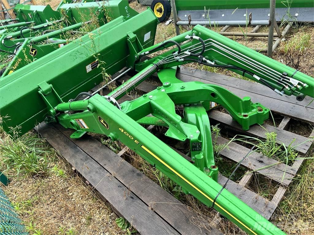 John Deere 400E Traktorji