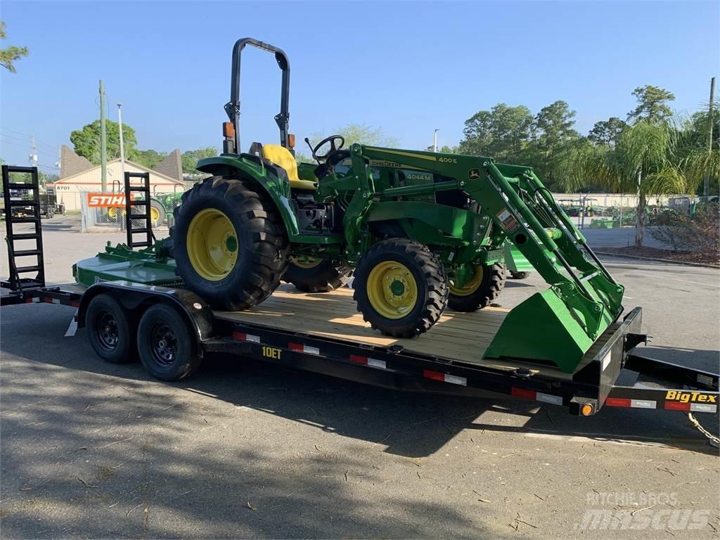 John Deere 4044M Traktorji
