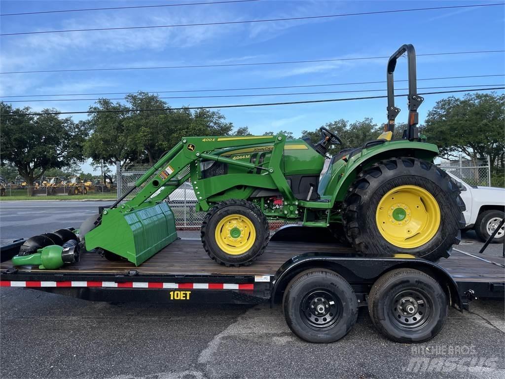John Deere 4044M Traktorji