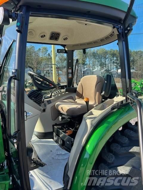 John Deere 4044R Traktorji