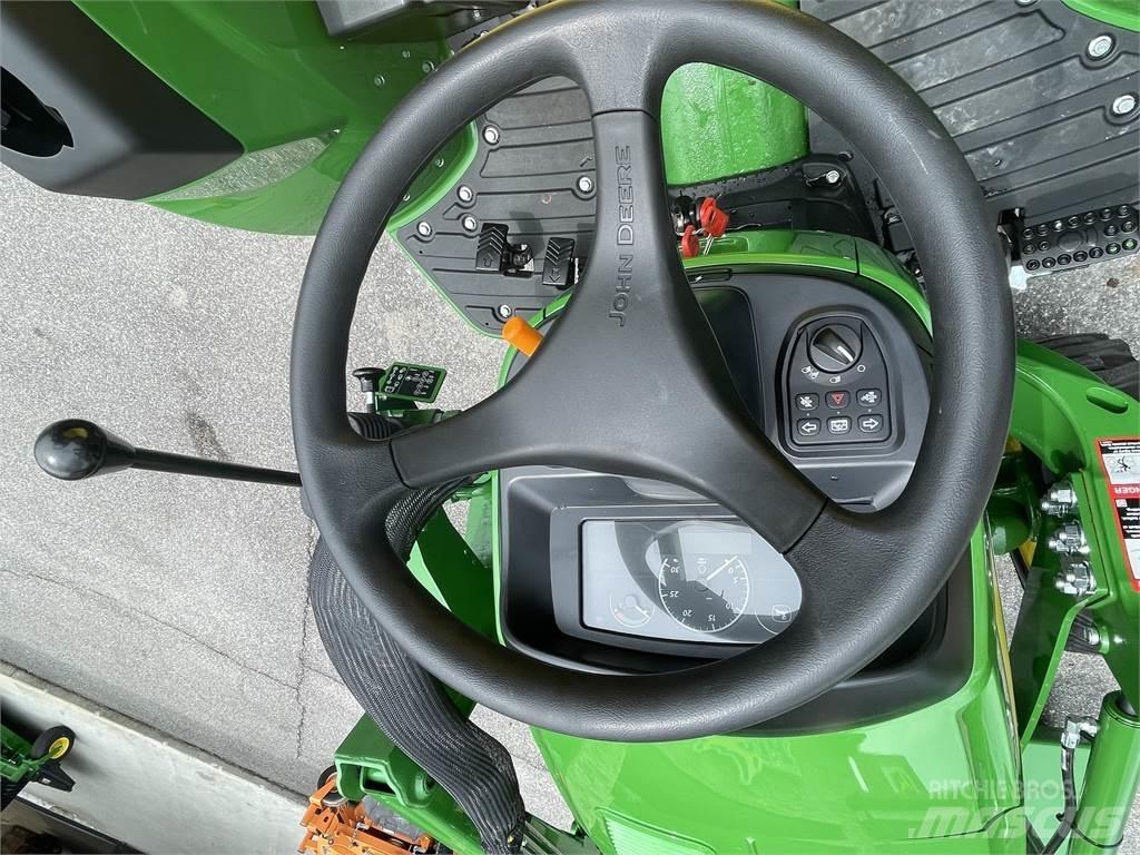John Deere 4052M Traktorji