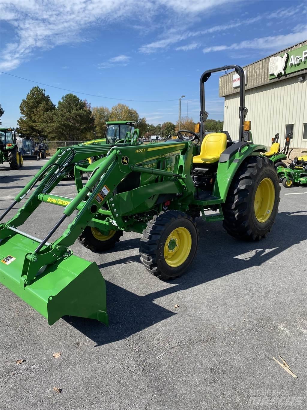 John Deere 4052M Traktorji