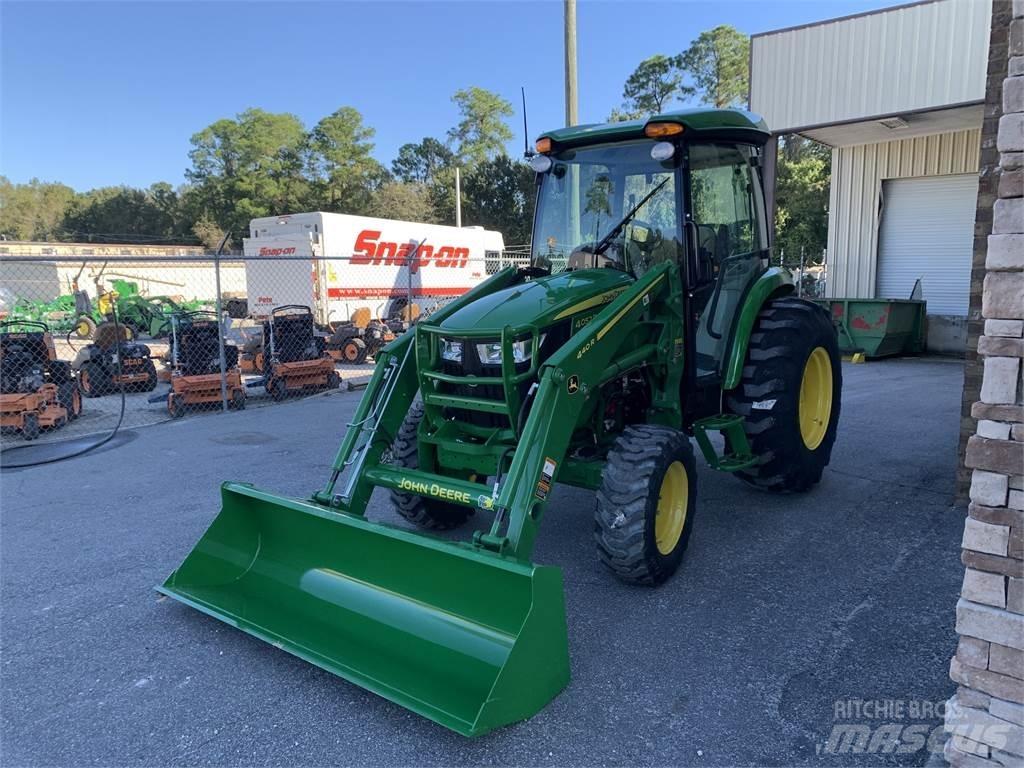 John Deere 4052R Traktorji