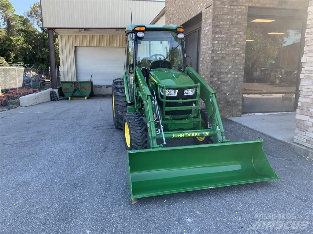 John Deere 4052R Traktorji