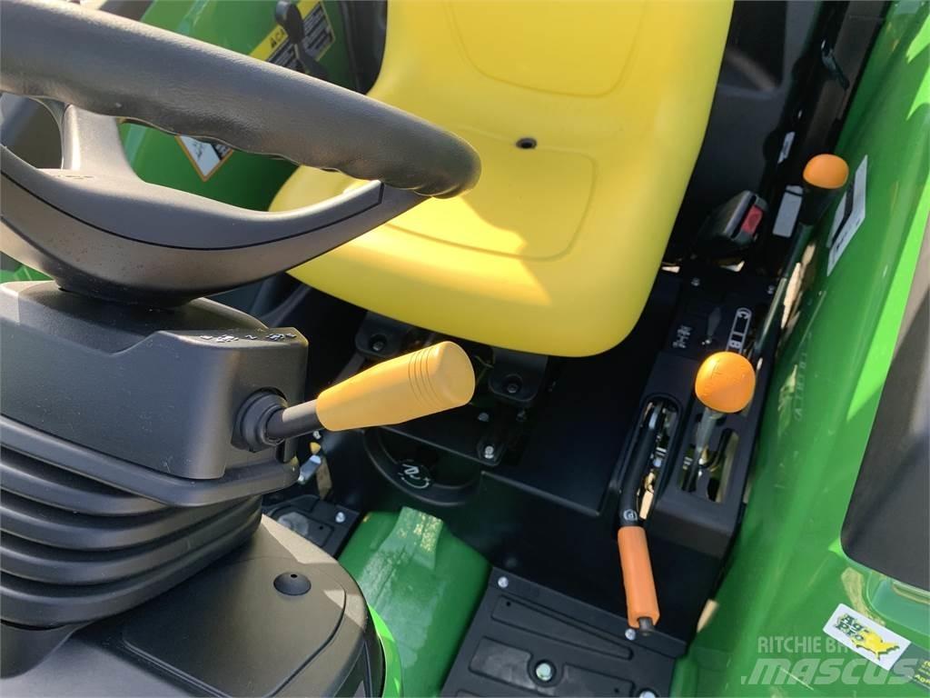 John Deere 4066M Traktorji
