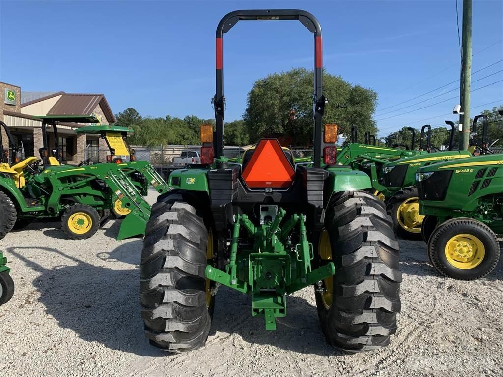 John Deere 4066M Traktorji
