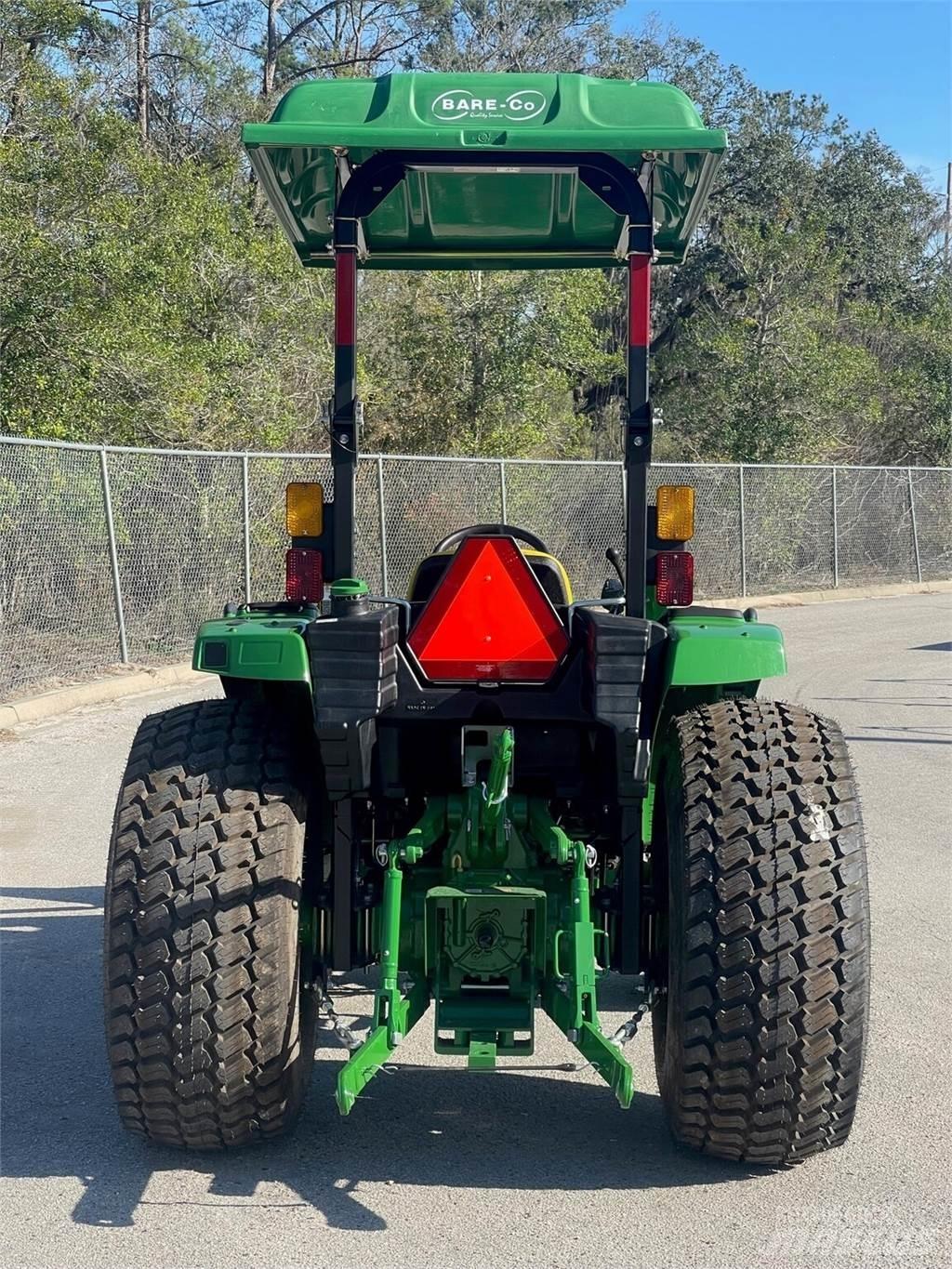 John Deere 4066M Traktorji