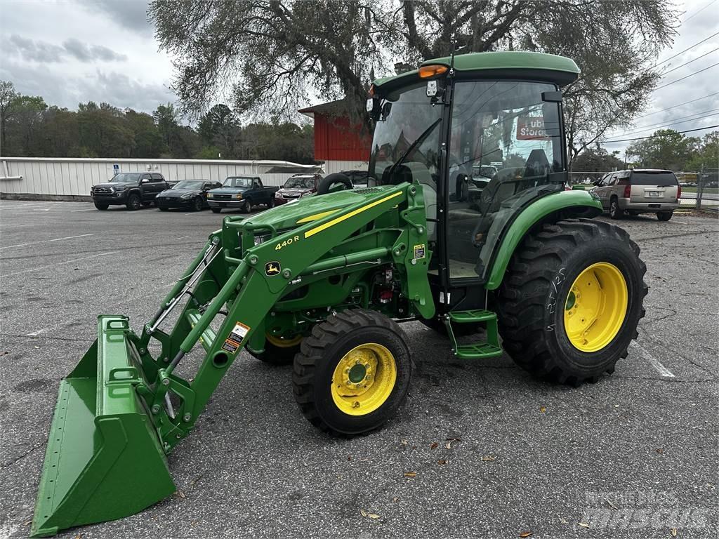 John Deere 4066R Traktorji