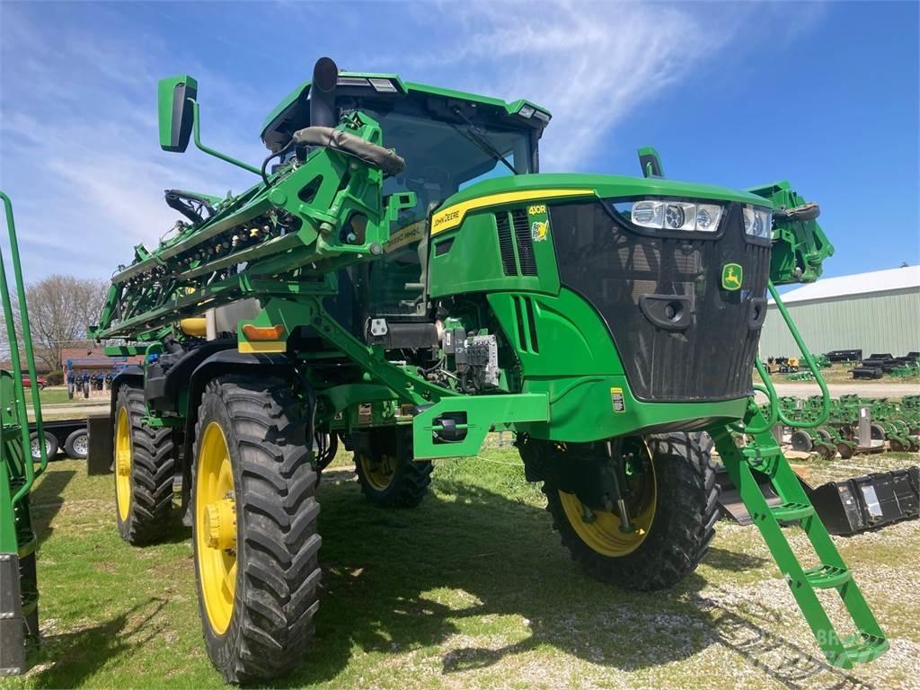 John Deere 410R Vlečne škropilnice