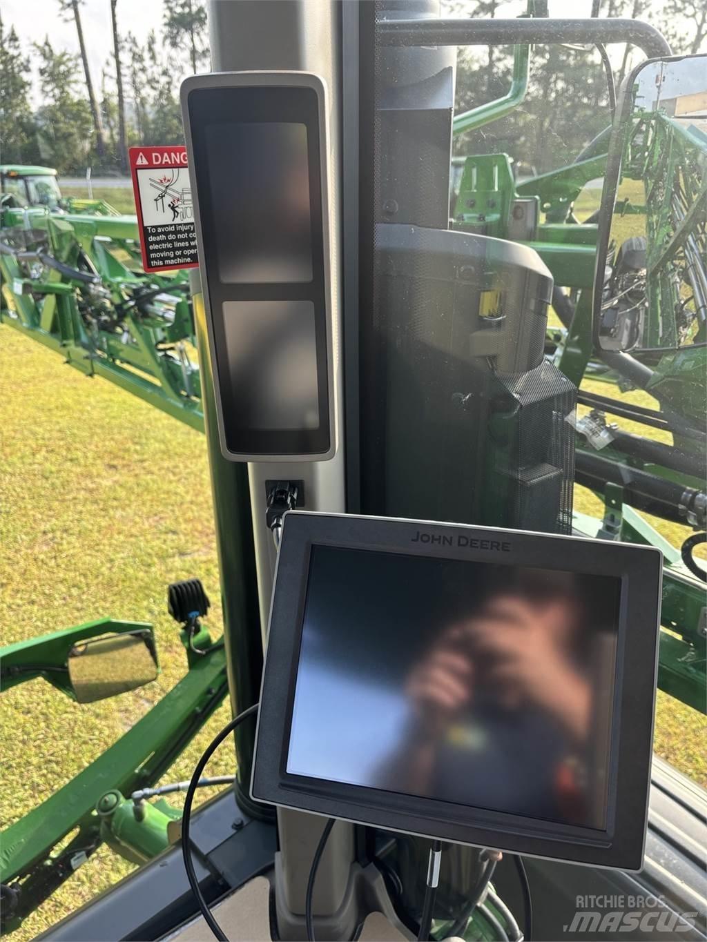 John Deere 410R Vlečne škropilnice