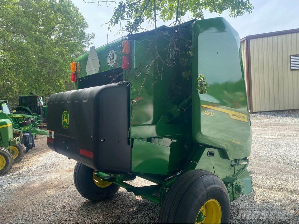 John Deere 451M Balirke (okrogle bale)