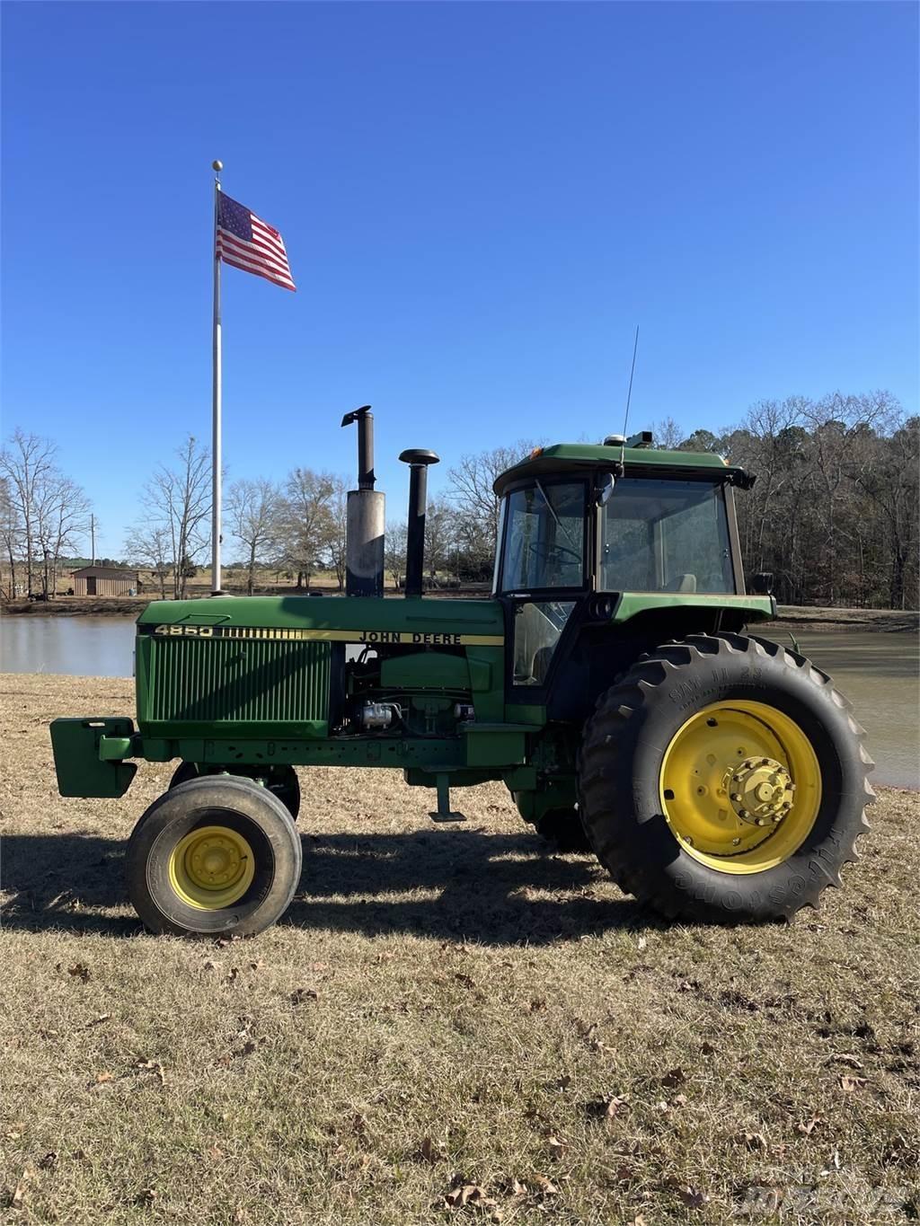 John Deere 4850 Traktorji