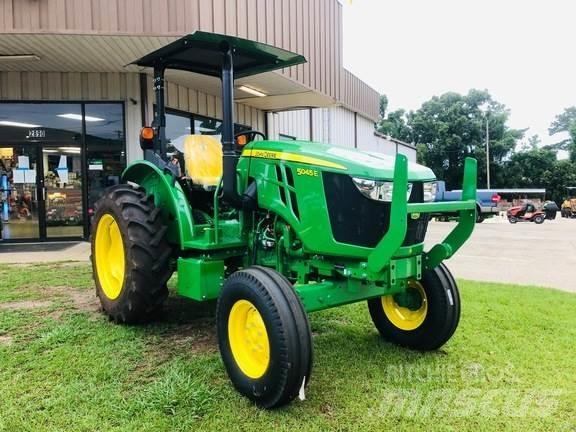 John Deere 5045E Traktorji
