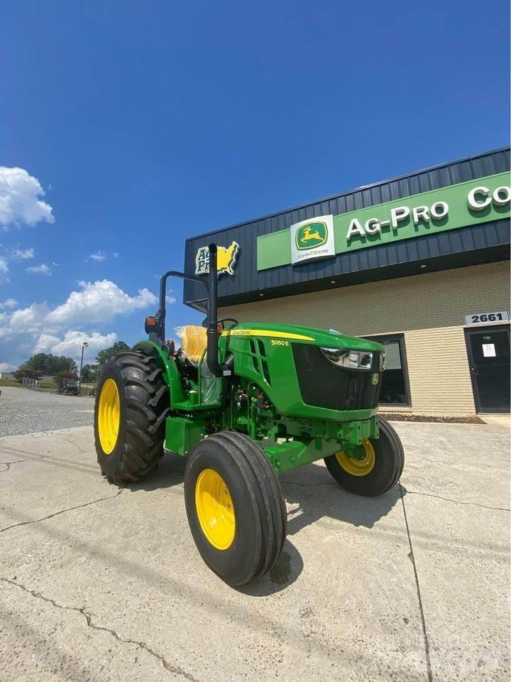 John Deere 5050E Traktorji