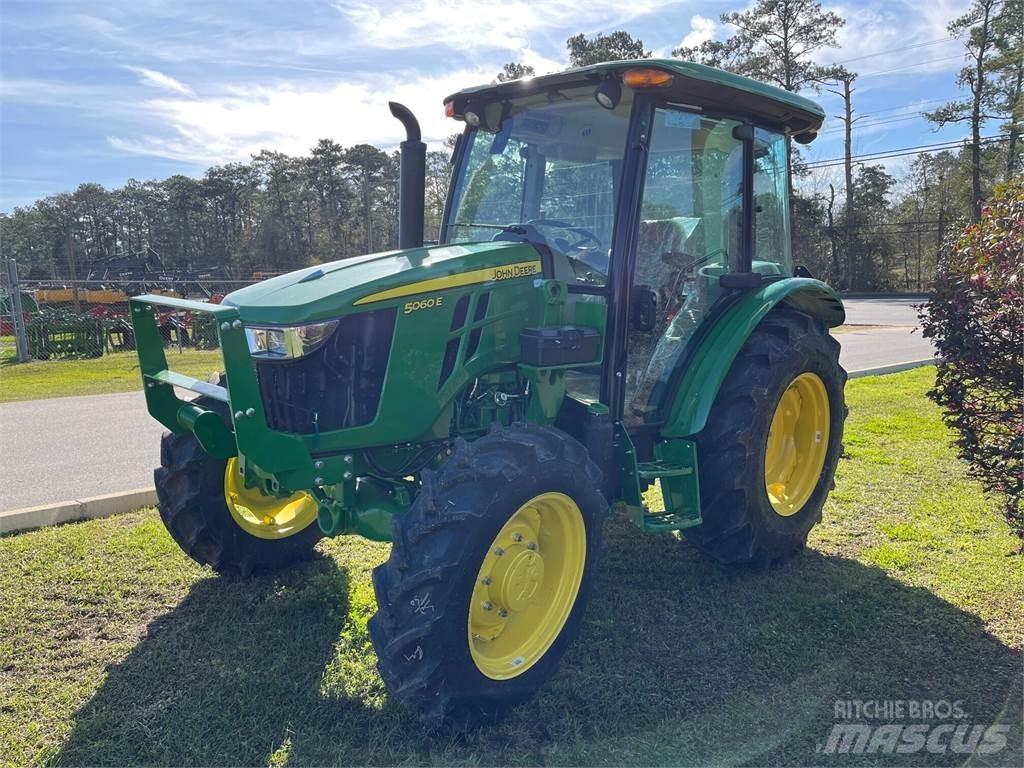 John Deere 5060E Traktorji