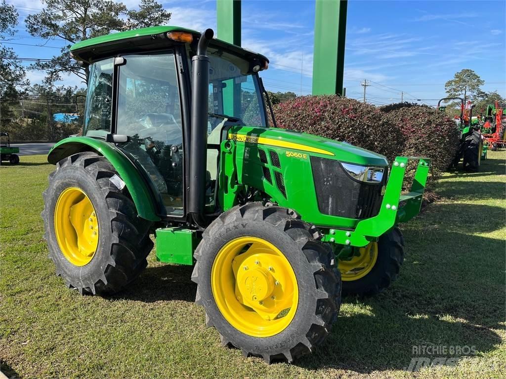 John Deere 5060E Traktorji