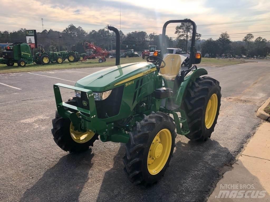 John Deere 5067E Traktorji