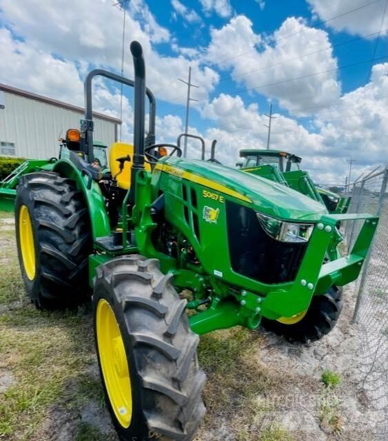 John Deere 5067E Traktorji