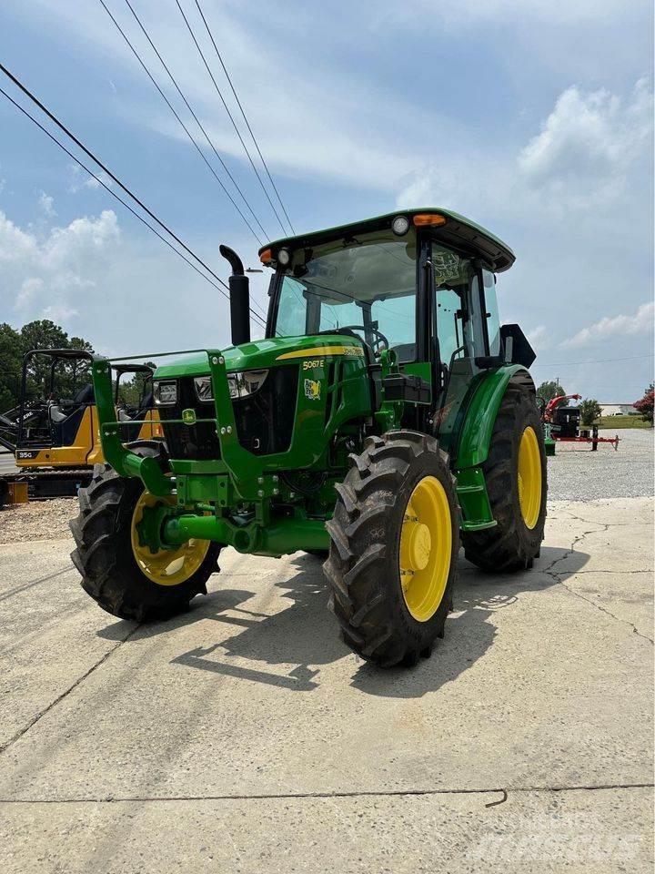 John Deere 5067E Traktorji
