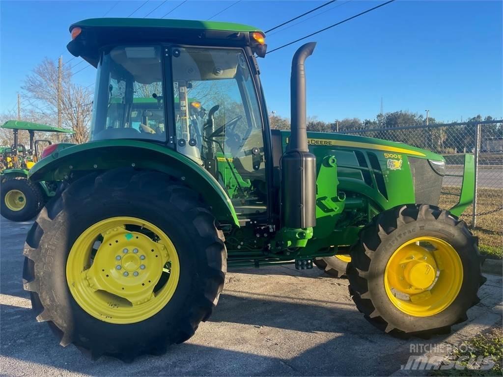 John Deere 5075E Traktorji