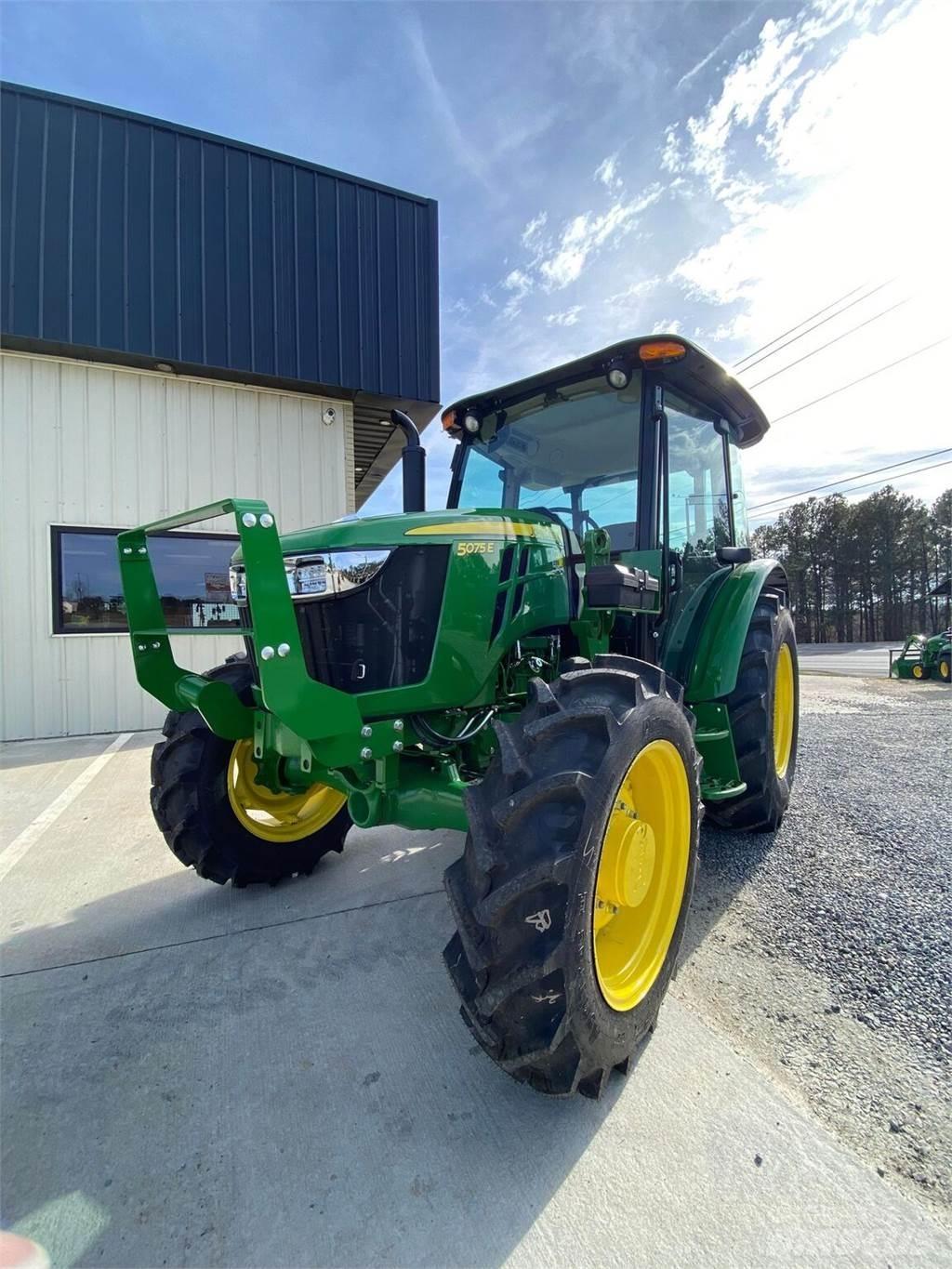 John Deere 5075E Traktorji