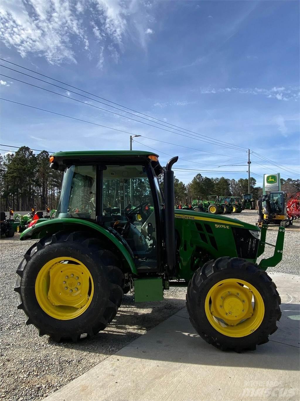 John Deere 5075E Traktorji